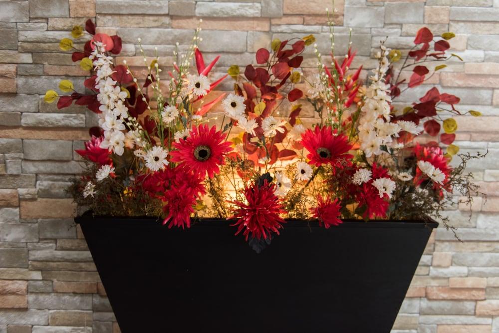 Hotel Le Floral Шербрук Экстерьер фото