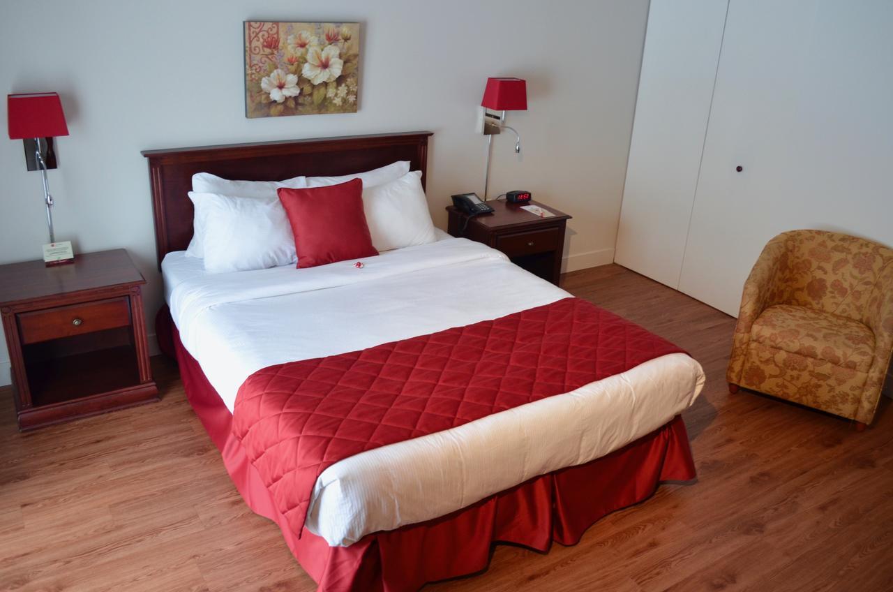 Hotel Le Floral Шербрук Экстерьер фото