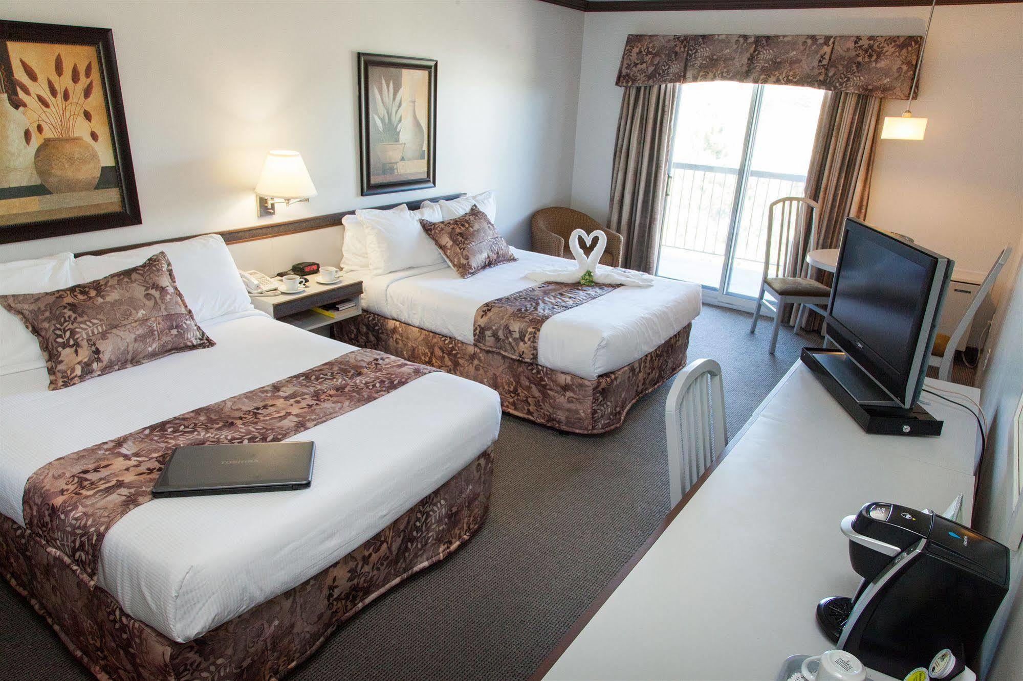 Hotel Le Floral Шербрук Экстерьер фото