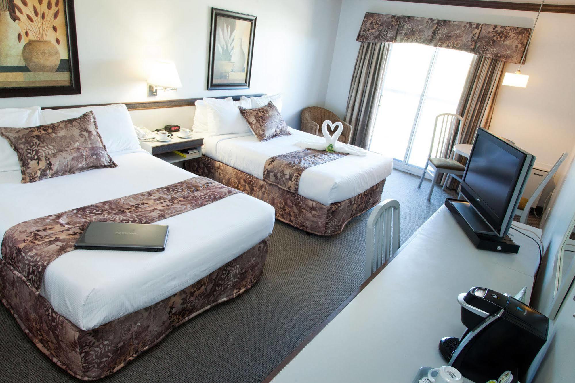 Hotel Le Floral Шербрук Экстерьер фото