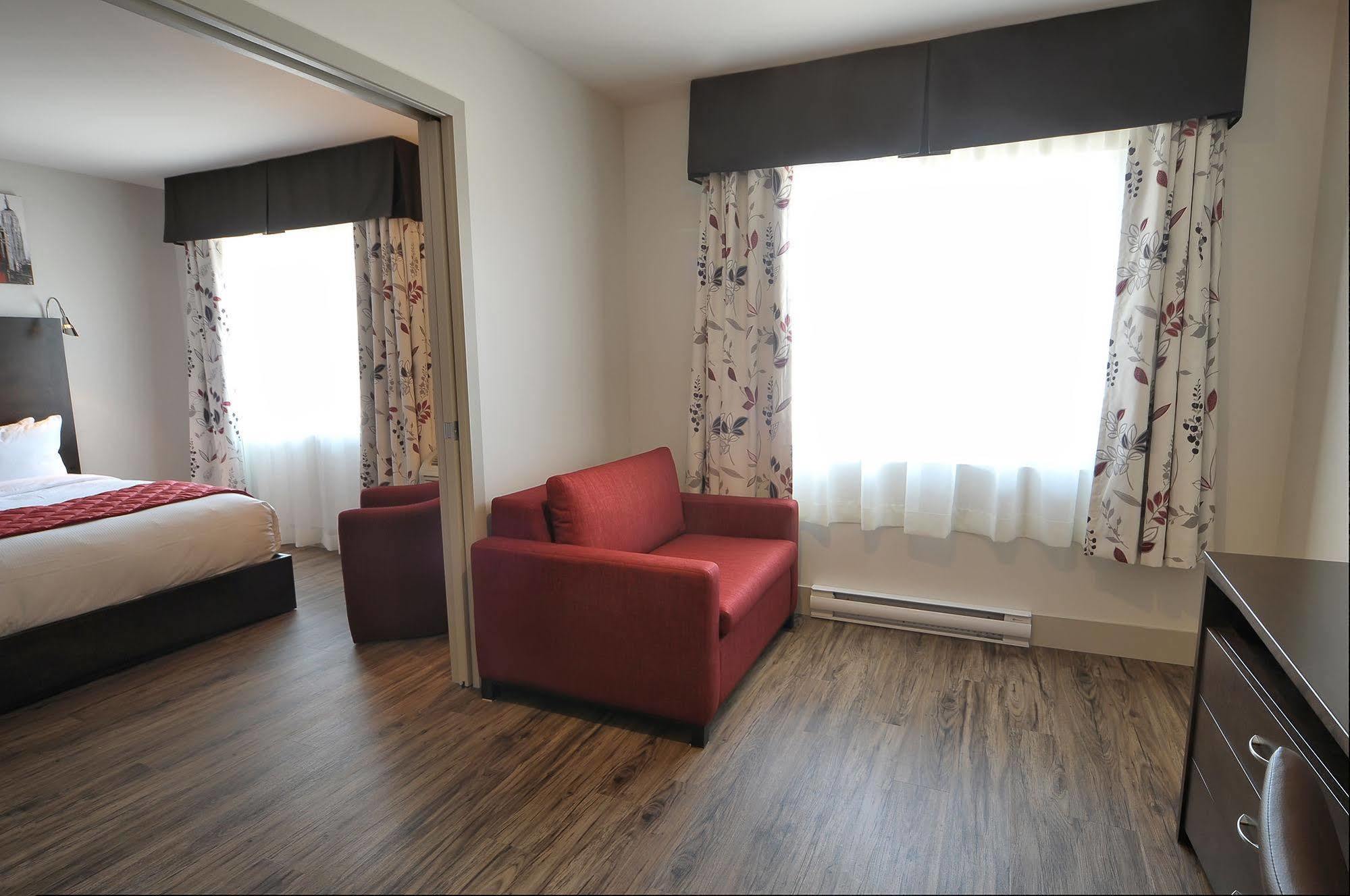 Hotel Le Floral Шербрук Экстерьер фото